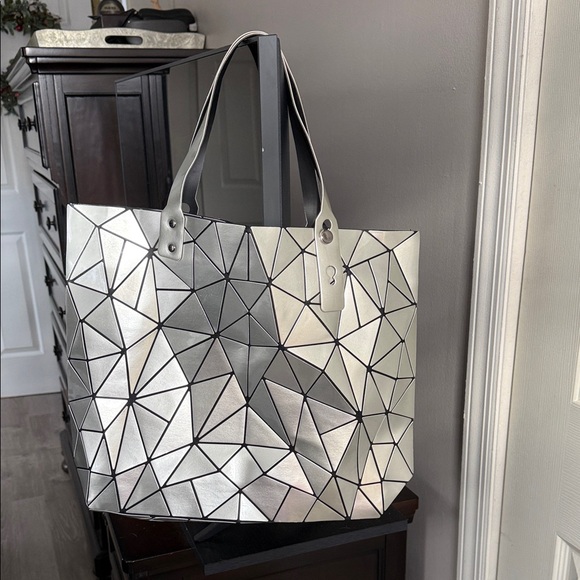 Handbags - Chic Silver Geometric Tote Bag